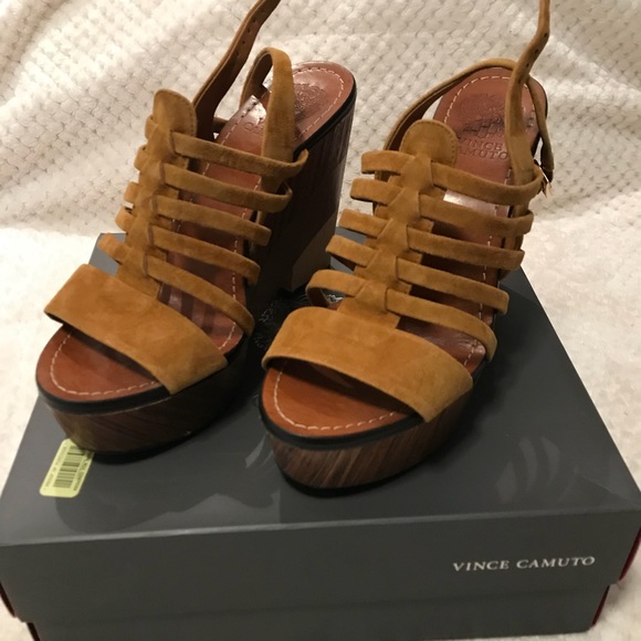 Vince Camuto - Picture 1 of 4